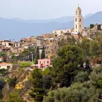 Bussana Vecchia: il borgo degli artisti nato dalle rovine a due passi da Sanremo
