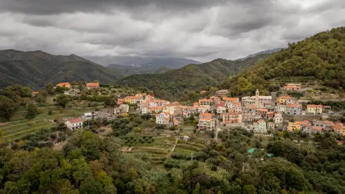 Trekking nell’entroterra di Sanremo: i sentieri più belli tra Alta Via dei Monti Liguri e Valle Argentina