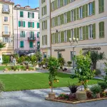 Sanremo, al via il Festival dei Fiori: Piazza Borea d’Olmo si trasforma in un giardino tropicale