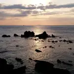 Come può uno scoglio: significato e analisi del brano