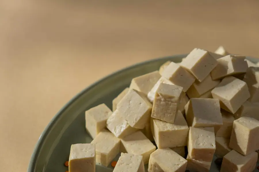 Come cucinare il tofu: tecniche e idee per renderlo gustoso
